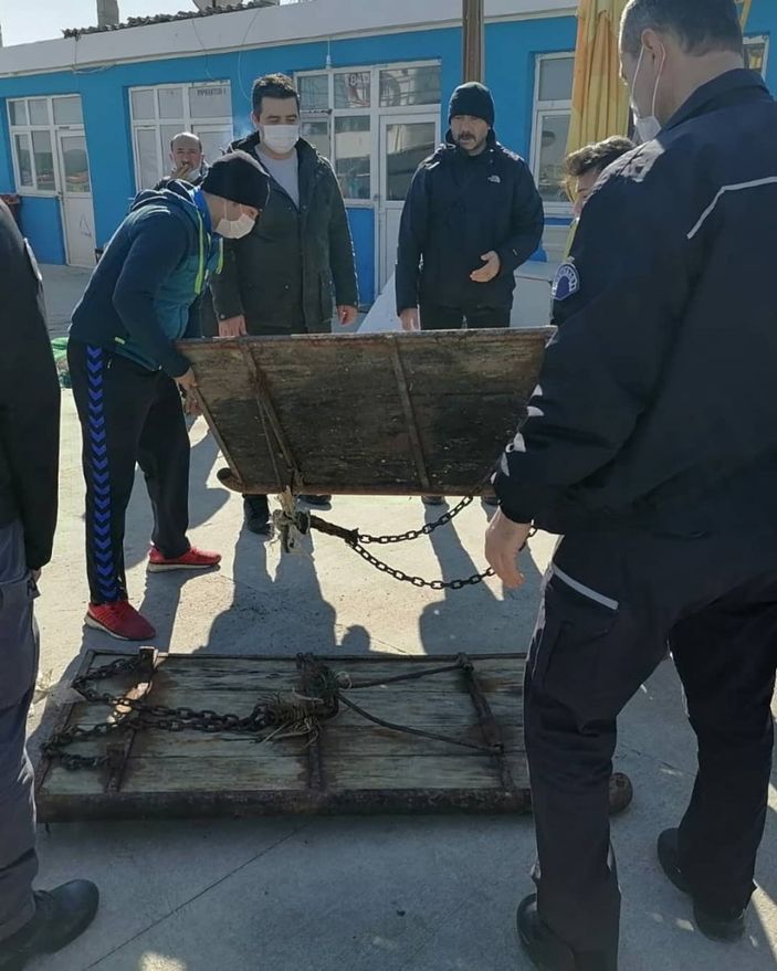 i Tekirdağ'da suya gizlenmiş trol kapıları bulundu