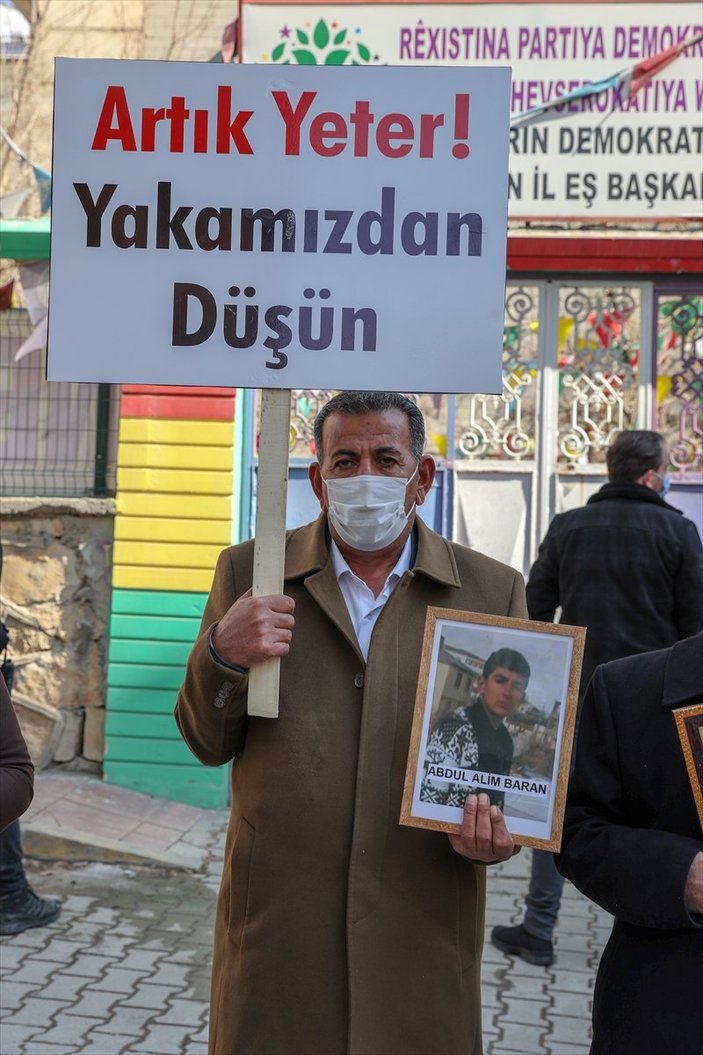 Van'daki aileler, HDP binası önünde oturma eylemi başlattı