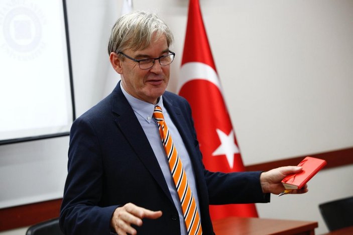 Hollanda İstanbul Başkonsolusu'ndan Türkiye'nin aşılama çalışmalarına övgü