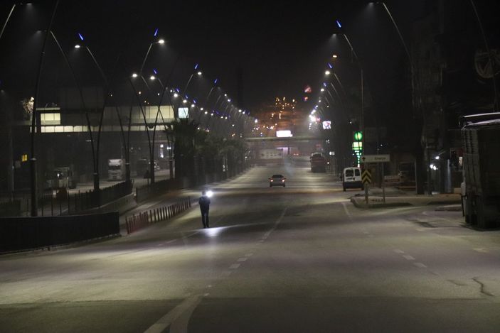 Denizli'de kaza geçiren moto kurye ölü bulundu
