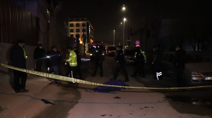 Denizli'de kaza geçiren moto kurye ölü bulundu