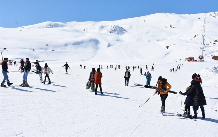 Hakkari'deki kayak merkezi yatırımlarla bölgenin gözdesi haline geldi