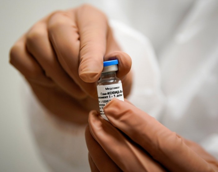 Vladimir Putin: Koronavirüs aşılarımız, mutasyonlara karşı etkili