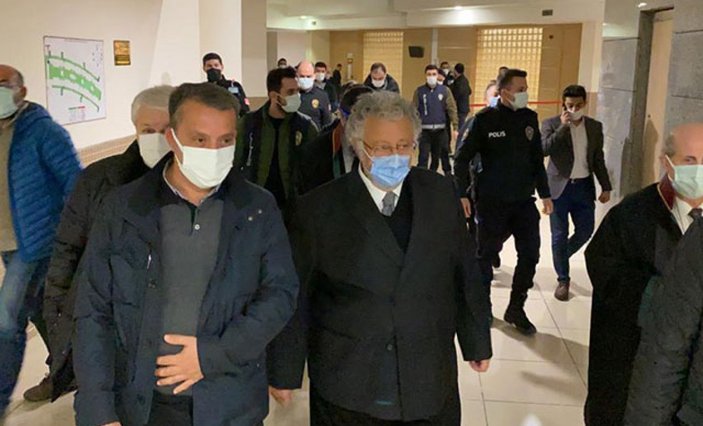 Müjdat Gezen ve Metin Akpınar, Cumhurbaşkanı'na hakaret davasından beraat etti