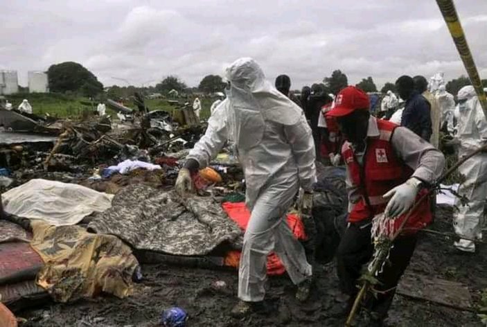 Güney Sudan'da bir yolcu uçağı düştü