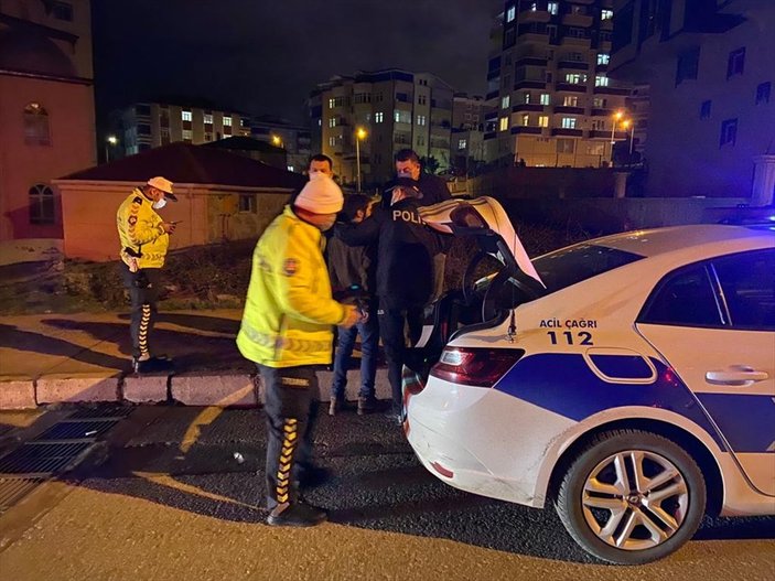 Samsun'da kaza yapan alkollü kişi sürücü olarak arkadaşını göstermek istedi