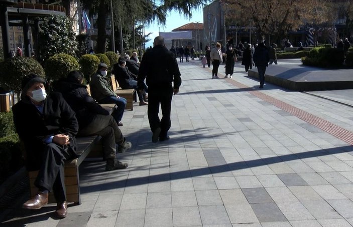 'Çok yüksek riskli' grubundaki Trabzon’da ürküten kalabalık