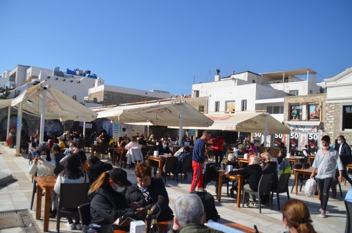 Bodrum'da restoran ve kafeler dolmaya başladı