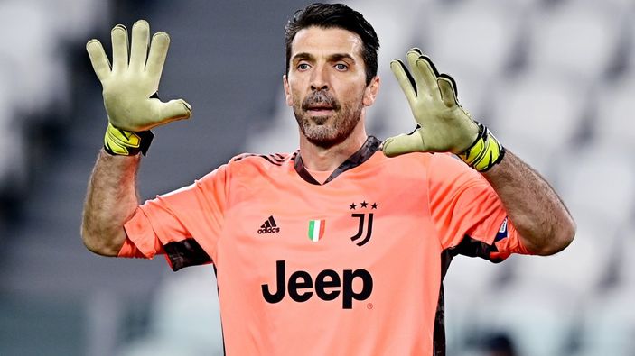 43 yaşındaki Buffon: Futbolu 2023'te bırakabilirim