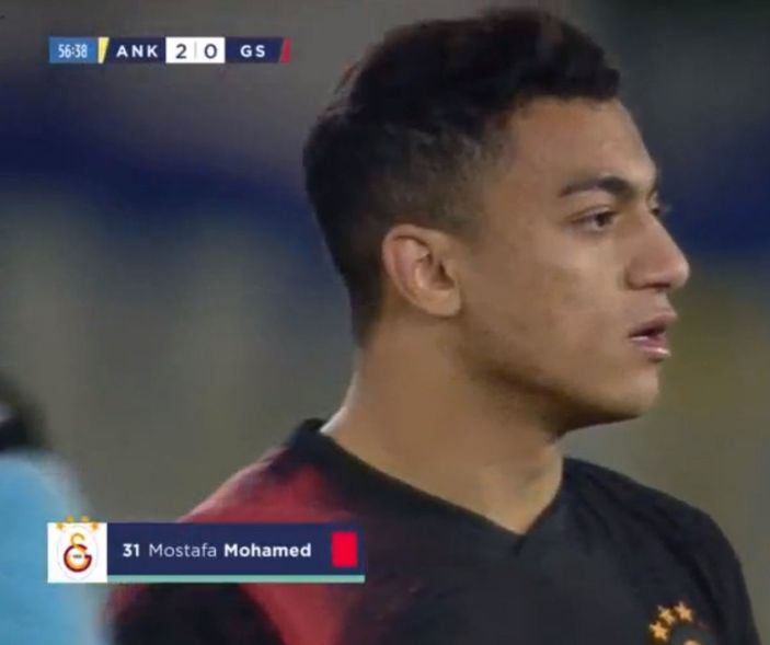 Mostafa Mohamed kırmızı kart gördü