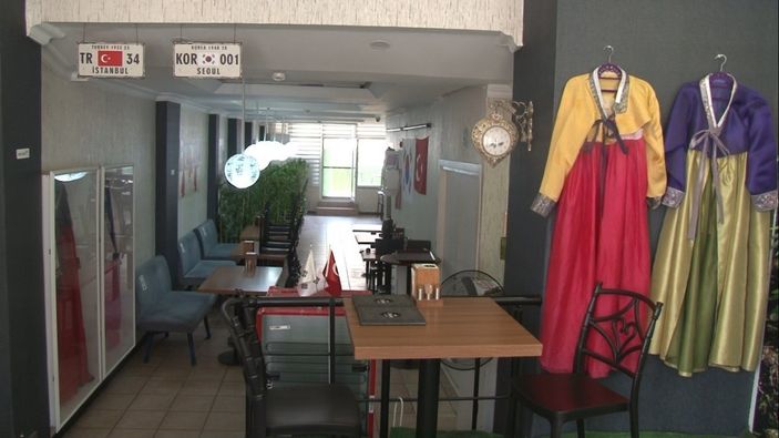 i Şişli'deki rahat hırsızın, cüzdan çaldığı anlar kamerada