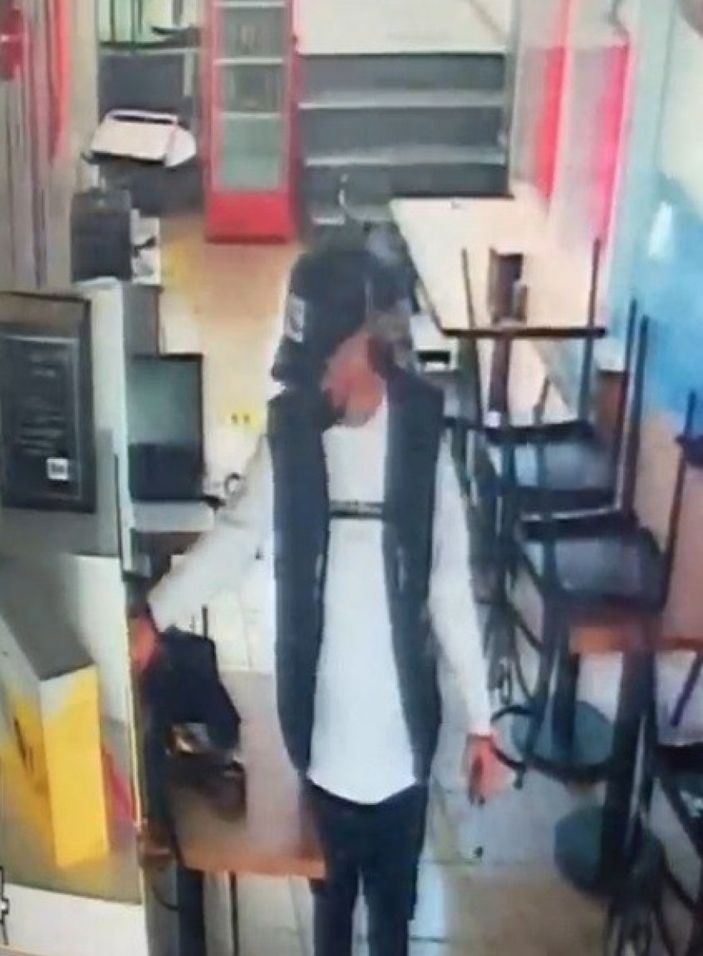 i Şişli'deki rahat hırsızın, cüzdan çaldığı anlar kamerada