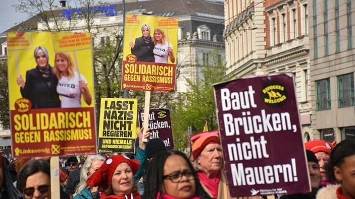 Avusturya'da Müslüman karşıtı ırkçı söylemler iki katına çıktı