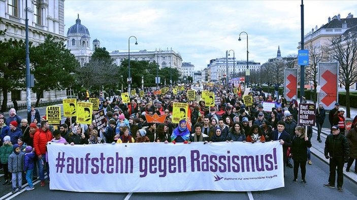 Avusturya'da Müslüman karşıtı ırkçı söylemler iki katına çıktı