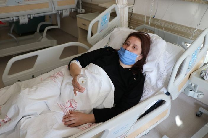 Nefes darlığı çeken kadının ciğerinden biber çıktı