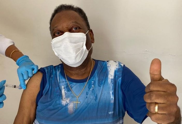 Pele, koronavirüs aşısı oldu