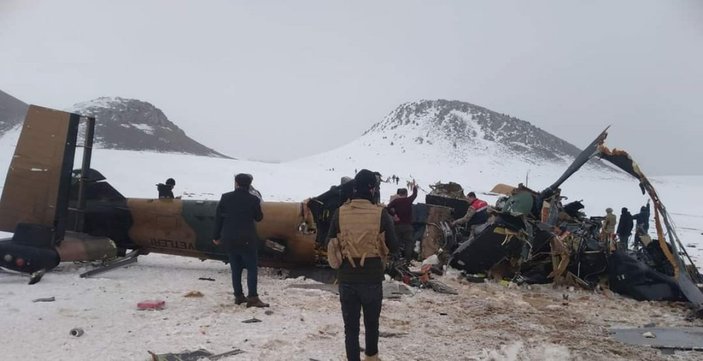 Bitlis'teki helikopter kazasından ilk görüntüler