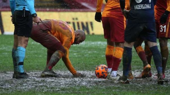 Bayburt'un stadının zemini futbolseverleri şaşırttı