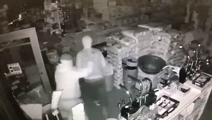 Başakşehir'de hırsızlar nalburda 400 bin liralık soygun yaptı