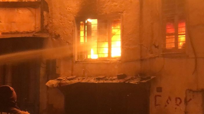 Kahramanmaraş’ta yaşlı çiftin evinde yangın çıktı