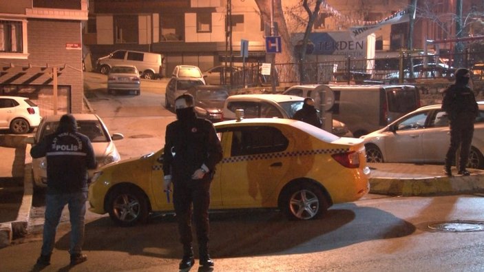 Gaziosmanpaşa'da taksiye binen şahıslar ile bekçi arasında kovalamaca
