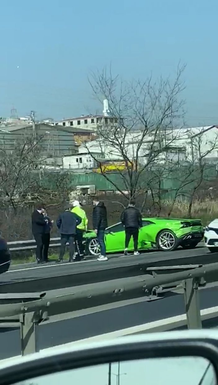 Lamborghini ile makas atarken kaza yaptı