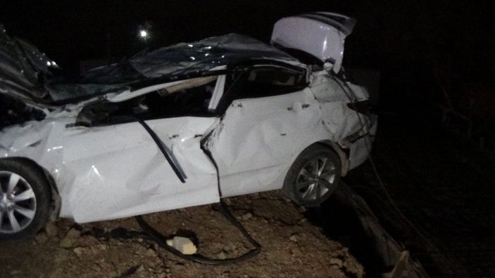 Bursa'da otomobil uçurumdan aşağı uçtu: 2 ölü