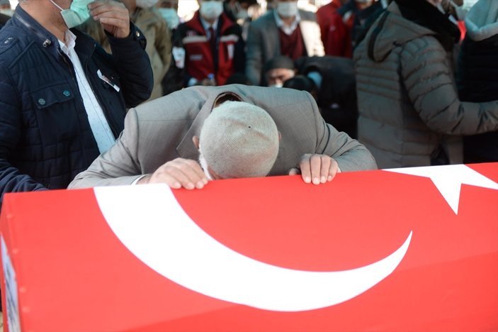 Bitlis şehidi Astsubay Kıdemli Başçavuş Mehmet Demir, son yolculuğuna uğurlandı