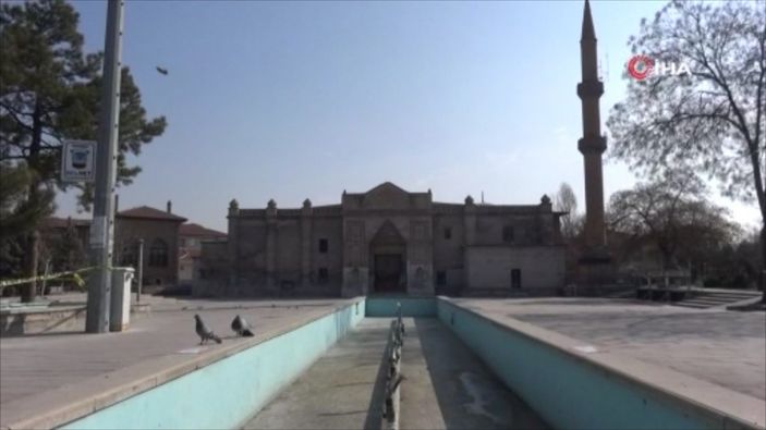 İ Aksaray tam kapandı, şehir sessizliğe büründü