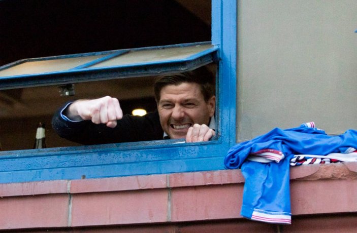 Steven Gerrard'ın Rangers'ı bitime 6 hafta kala şampiyon