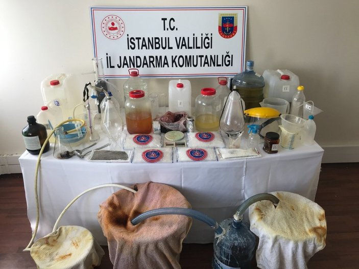 Esenyurt'ta rezidanstaki uyuşturucu imalathanesi basıldı