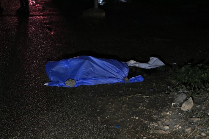 Adana’da yol kenarında ceset bulundu