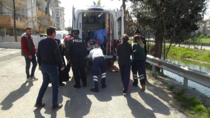 Antalya'da eşini ve oğlunu bıçaklayan şahıs teslim oldu