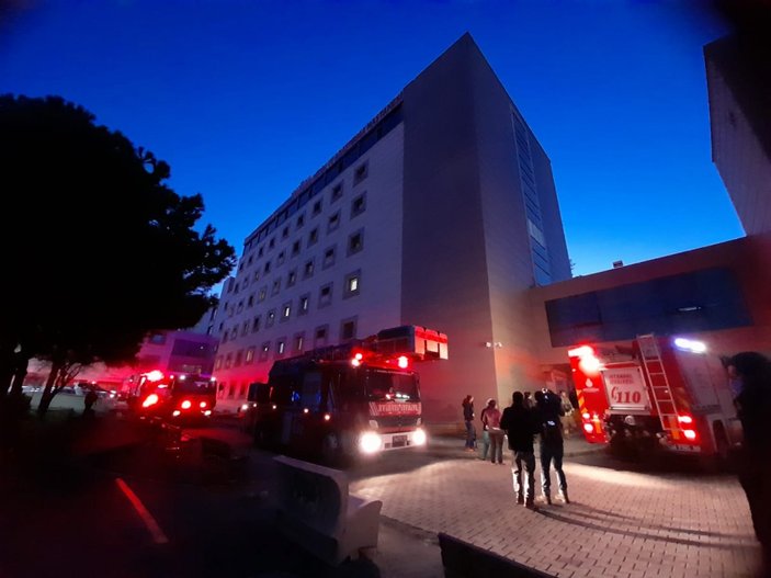 İstanbul Zeynep Kamil Hastanesi'nde yangın