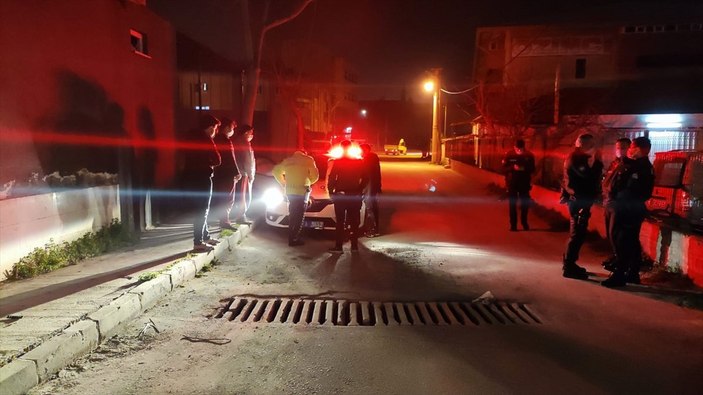 Denizli'de uygulama noktasından kaçıp kağıt toplama çuvalına saklandı