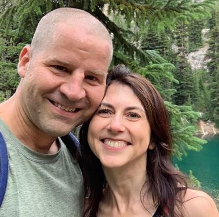 MacKenzie Scott, fen bilgisi öğretmeniyle evlendi