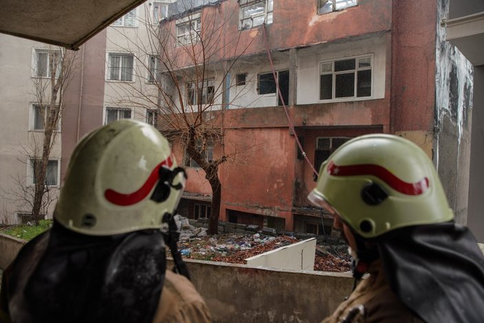 Eyüpsultan'da metruk binada yangın çıktı