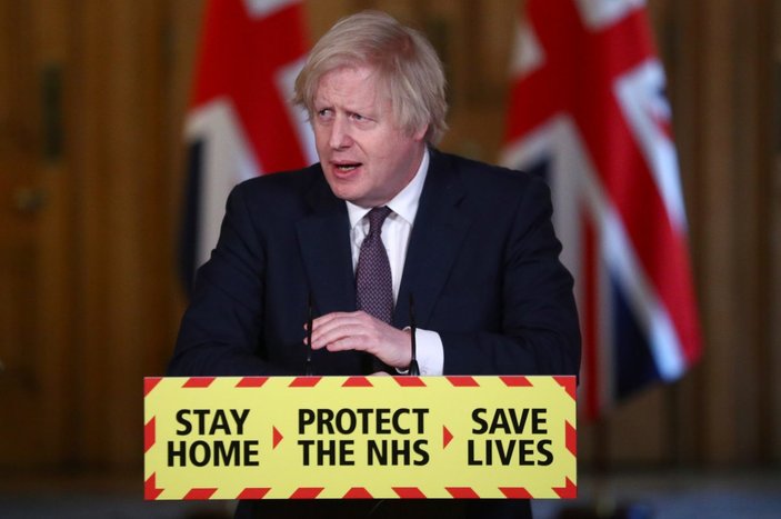 Boris Johnson, AB'nin aşı milliyetçiliği suçlamasına yanıt verdi