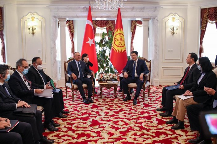 Bakan Çavuşoğlu, Kırgızistan Başbakanı Maripov ile bir araya geldi