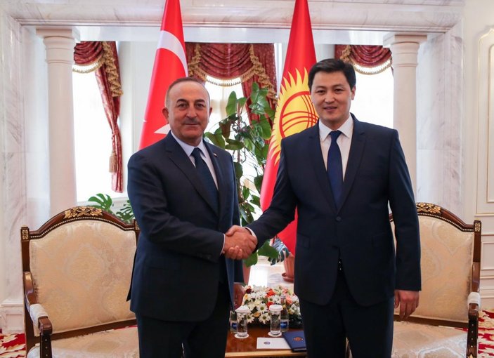 Bakan Çavuşoğlu, Kırgızistan Başbakanı Maripov ile bir araya geldi