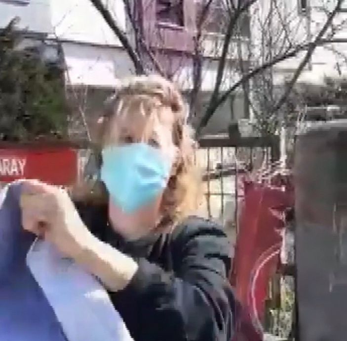 İstanbul'da Miraç Kandili pankartını söküp evine götürdü