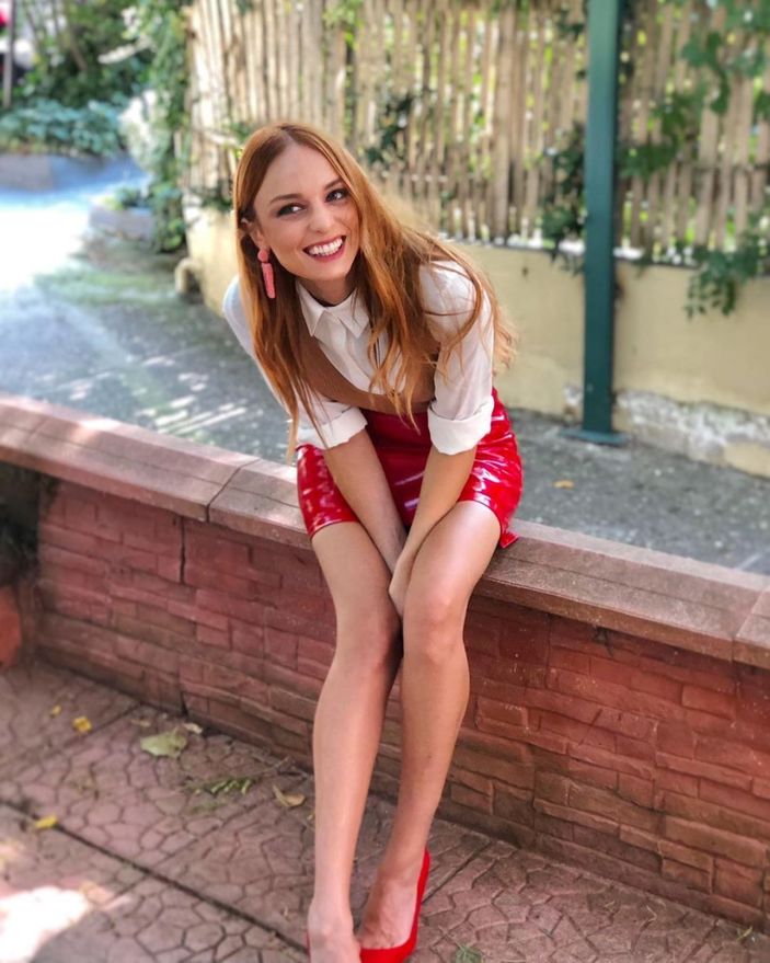 Nilperi Şahinkaya: Boş zamanlarımda yatıyorum