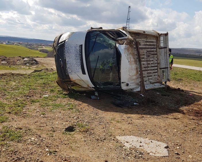 i Tekirdağ'da kamyonet takla attı