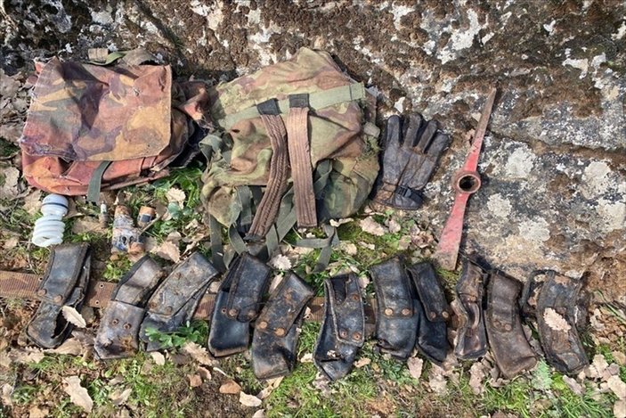 Hakurk'ta PKK'ya ait silah ile mühimmat ele geçirildi