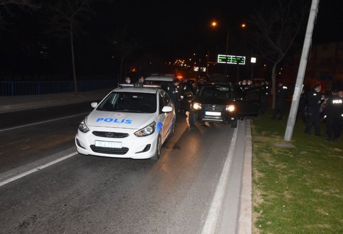 İzmir'de ehliyetsiz sürücü 30 kilometrelik kovalamaca sonucu yakalandı