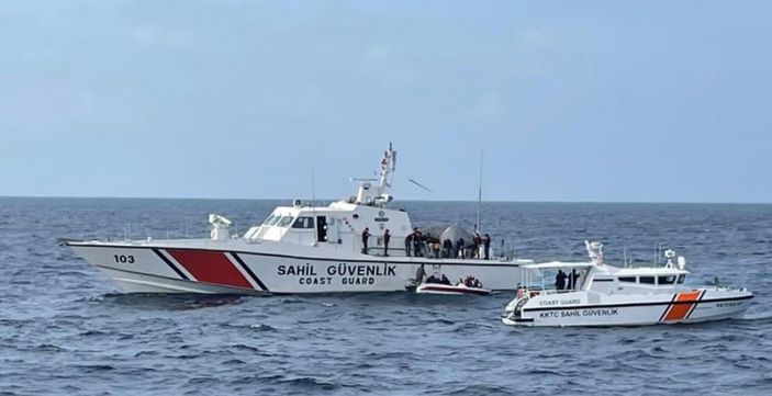 İ Akdeniz'de 21 düzensiz göçmen yakalandı