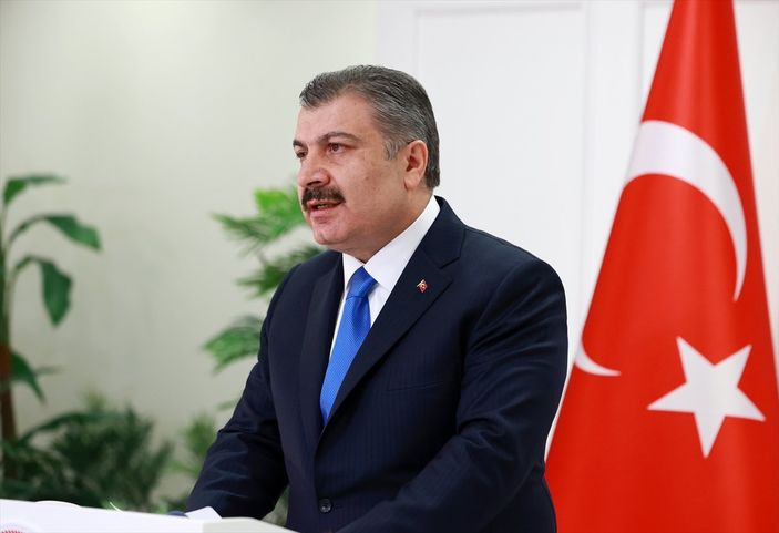 a Koronavirüs salgınının 1. yılı: Fahrettin Koca kameralar karşısında