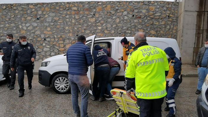 Bursa’da kötü haber alınca direksiyon başında bayıldı