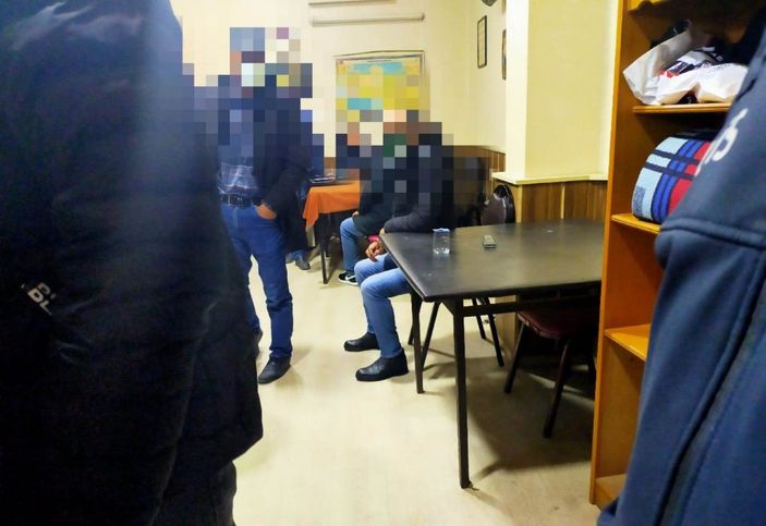 Sakarya'da maske ve mesafenin hiçe sayıldığı ortamda 88 bin lira ceza kesildi