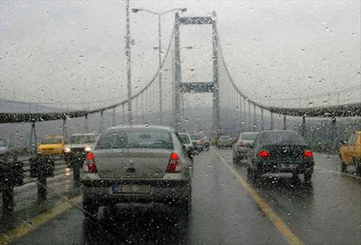 İstanbul'da trafik yoğunluğu yüzde 80'e dayandı